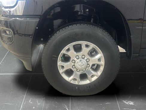 Used 2024 RAM 3500 Laramie image 17