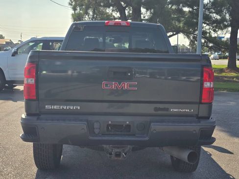 Certified 2017 GMC Sierra 2500 Denali w/ Duramax Plus Package AWD/4WD image 4
