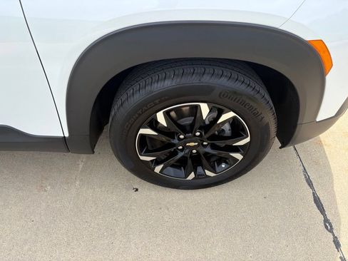 Used 2023 Chevrolet TrailBlazer LT w/ Convenience Package FWD image 47