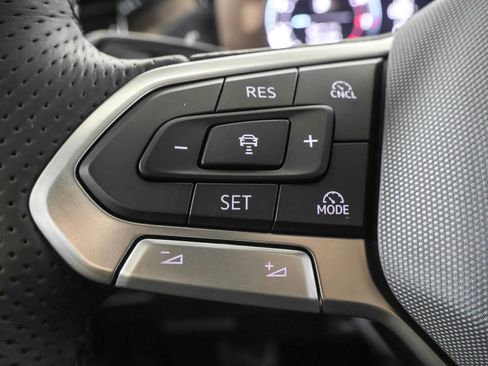 New 2026 Volkswagen Tiguan SE R-Line AWD/4WD image 24