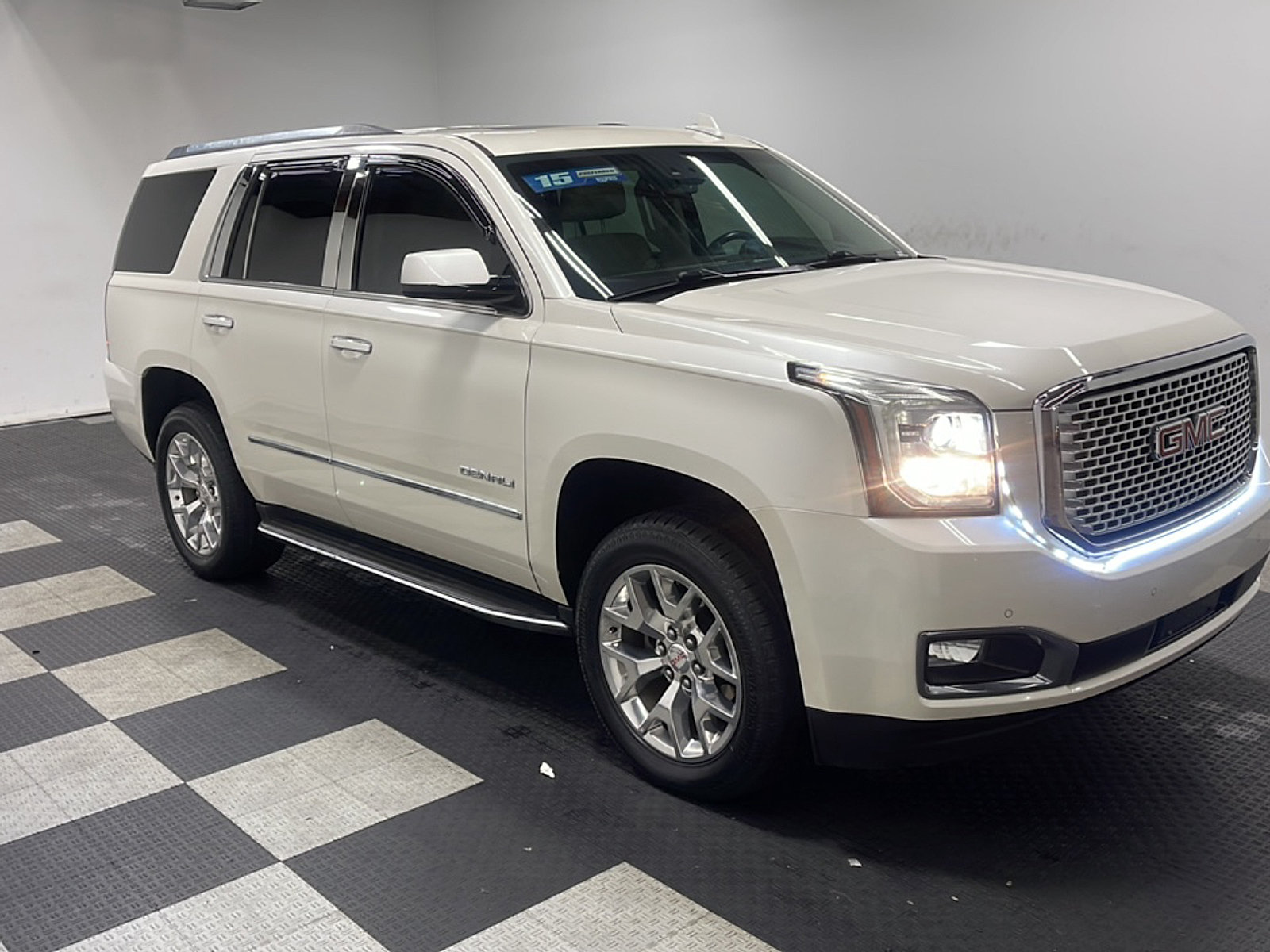 Used 2015 GMC Yukon Denali AWD/4WD image 23