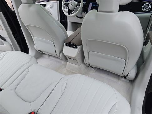 Certified 2023 Mercedes-Benz EQS 580 4MATIC SUV image 11