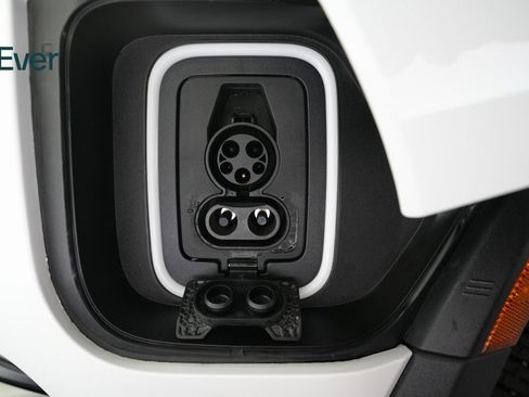 Used 2022 Rivian R1T Adventure image 24