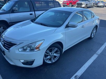 Used 2015 Nissan Altima 2.5 SV w/ Convenience Package