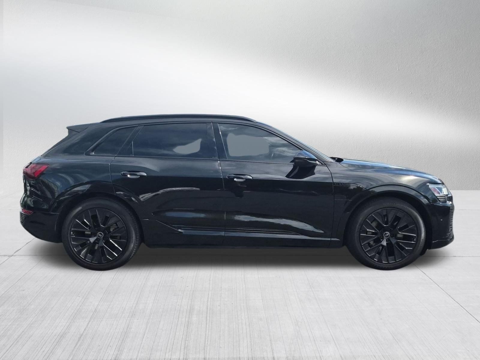 Used 2024 Audi Q8 e-tron Prestige AWD/4WD image 6