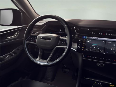 New 2026 Jeep Grand Cherokee Altitude image 21