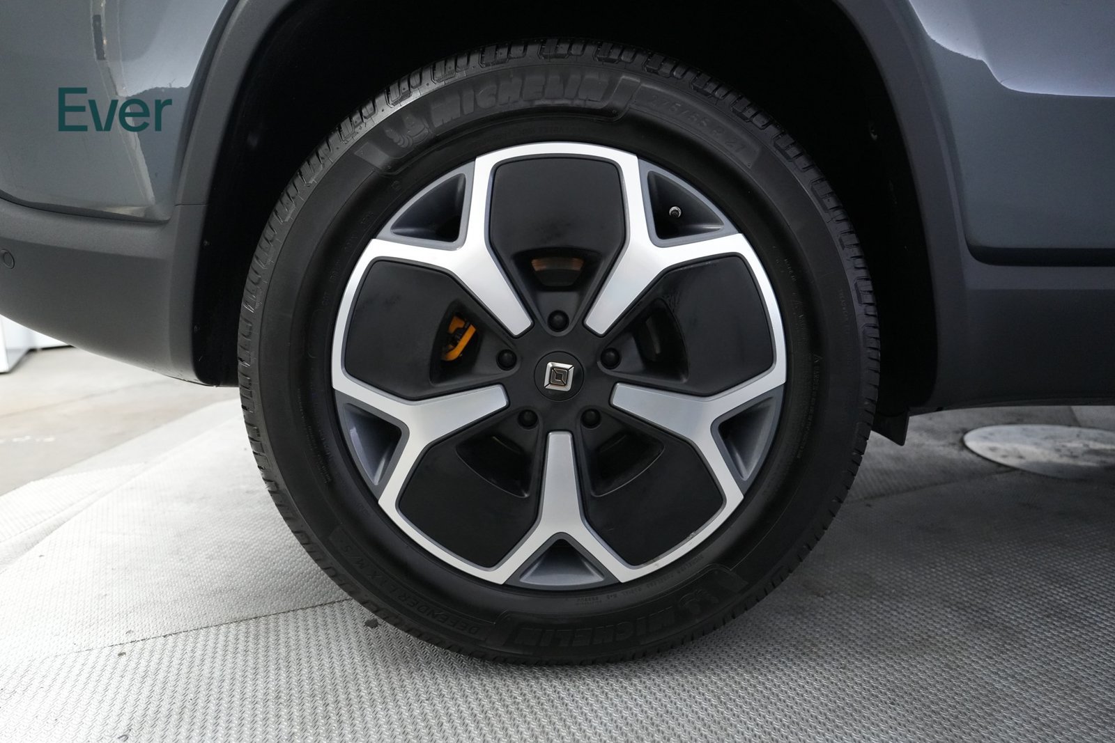 Used 2024 Rivian R1S Adventure Quad AWD/4WD image 21