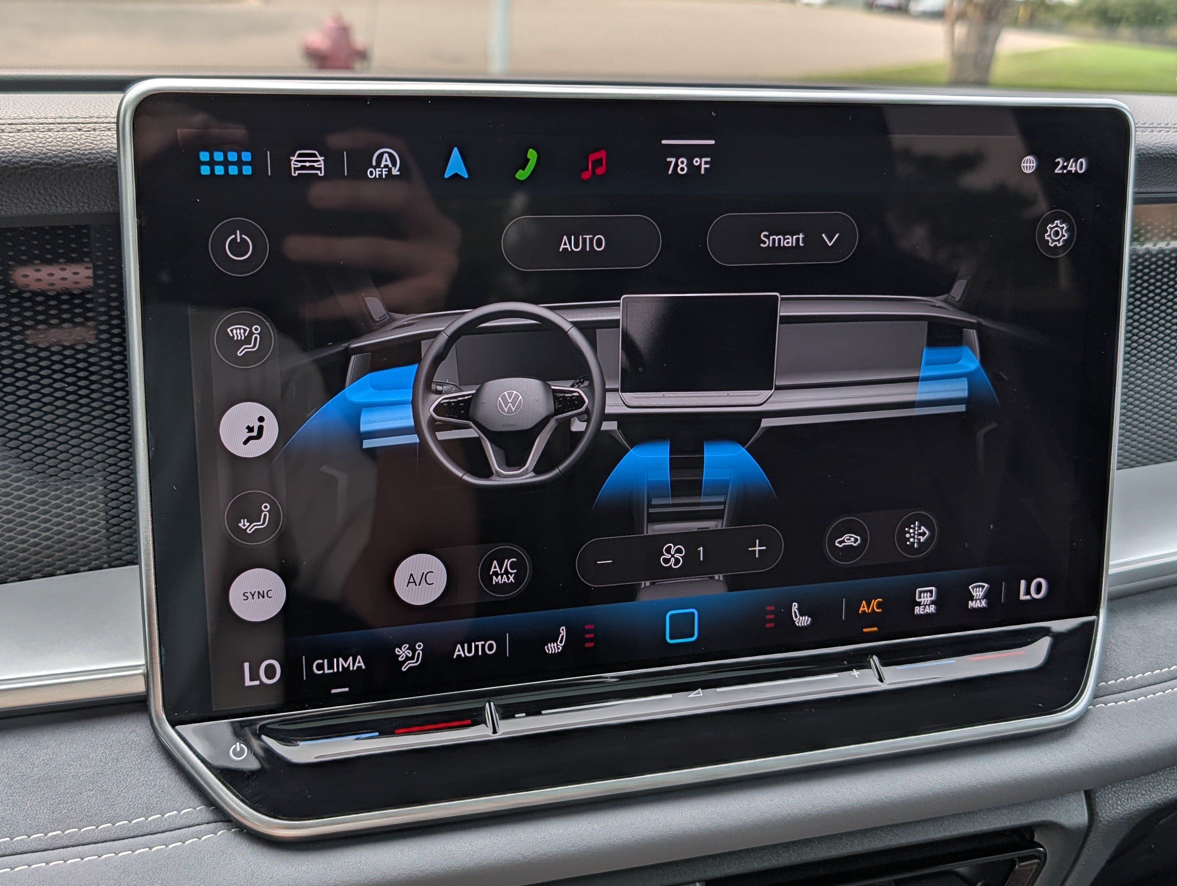 Certified 2025 Volkswagen Tiguan SE R-Line AWD/4WD image 23
