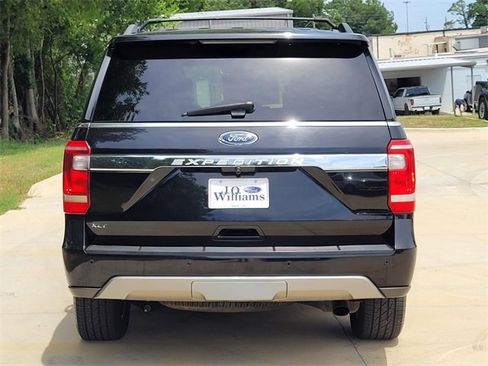 Used 2021 Ford Expedition XLT image 5