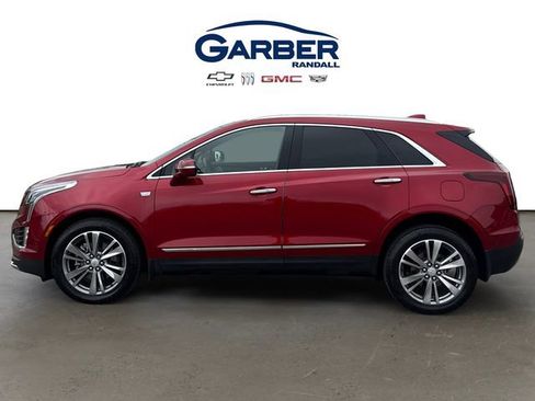 Used 2021 Cadillac XT5 Premium Luxury w/ Platinum Package AWD/4WD image 2