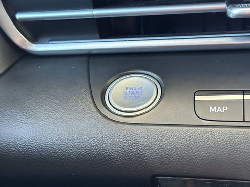 Used 2023 Hyundai Elantra Limited image 33