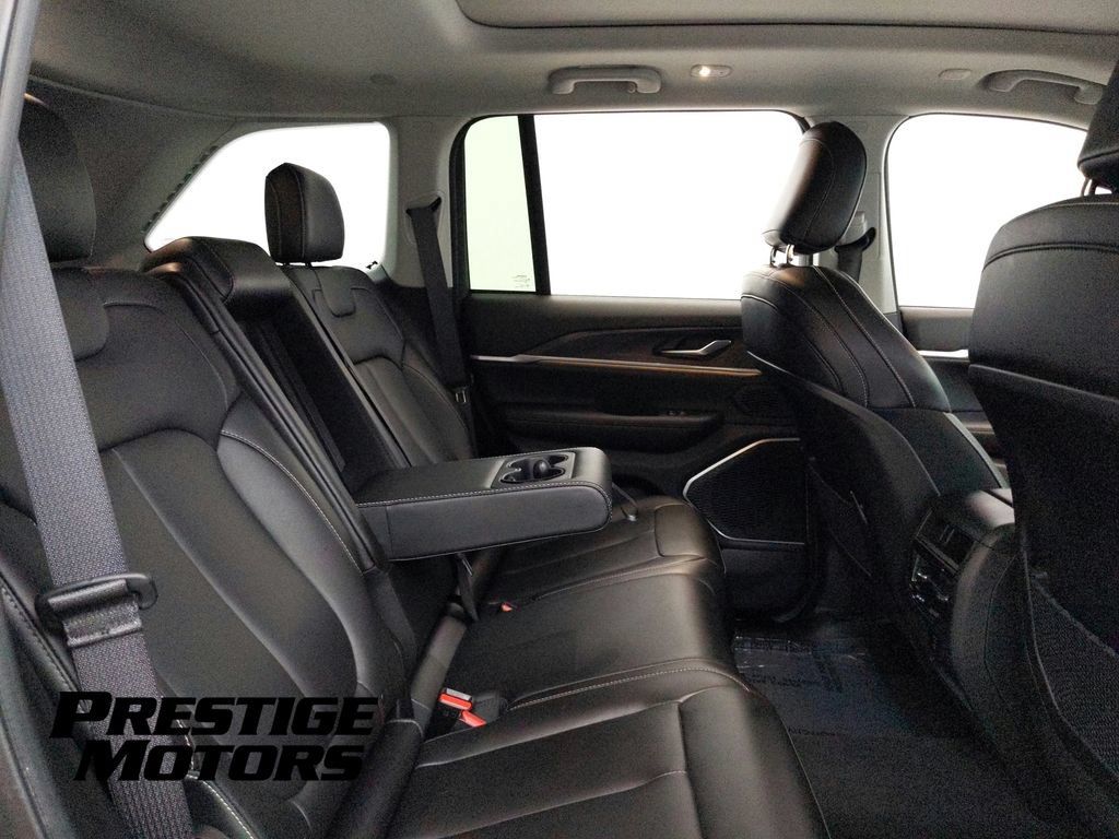 Used 2023 Jeep Grand Cherokee 4WD 4xe image 30