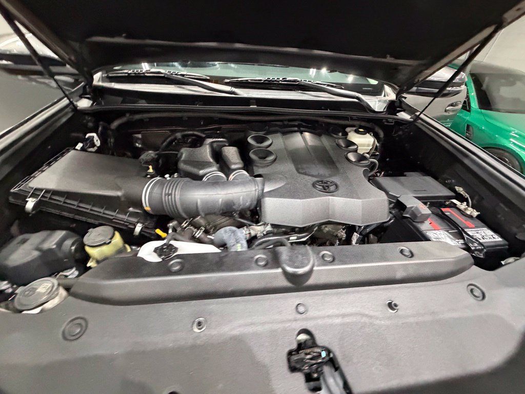 Used 2018 Toyota 4Runner TRD Off-Road Premium AWD/4WD image 56