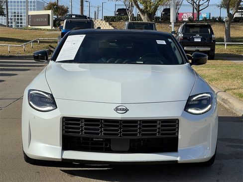 Certified 2024 Nissan Z Performance w/ Floor Mat Package image 6