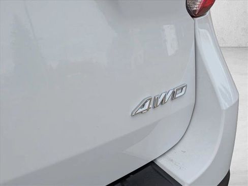 Used 2023 Ford Explorer XLT w/ Equipment Group 202A image 8