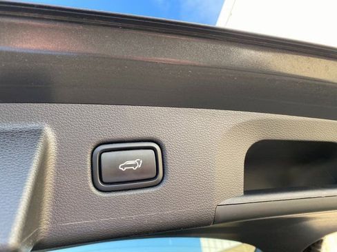 Used 2022 Kia Telluride EX w/ EX Premium Package image 11