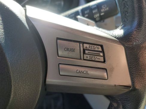 Used 2011 Subaru Outback 2.5i Limited AWD/4WD image 17
