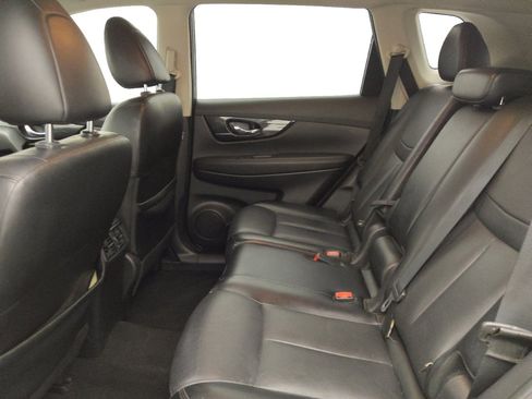 Used 2018 Nissan Rogue SL FWD image 18