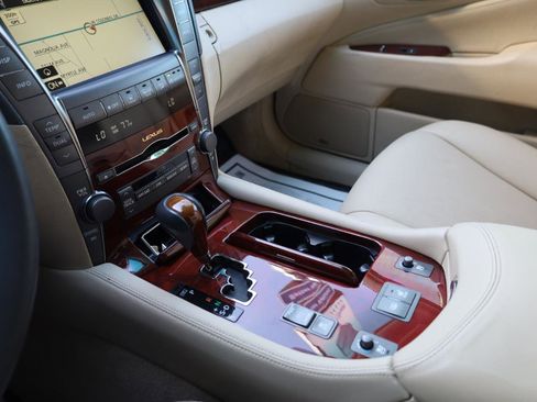 Used 2008 Lexus LS 460 RWD image 12