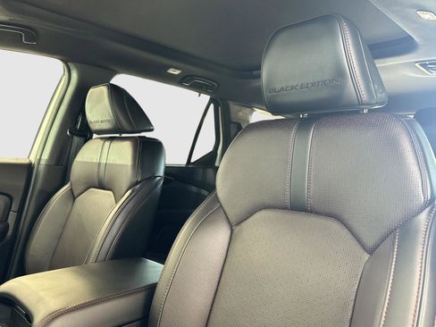 Certified 2025 Honda Pilot Black Edition image 31