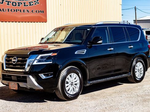 Used 2024 Nissan Armada SV image 8