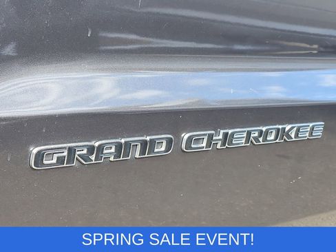 Used 2019 Jeep Grand Cherokee Limited image 5