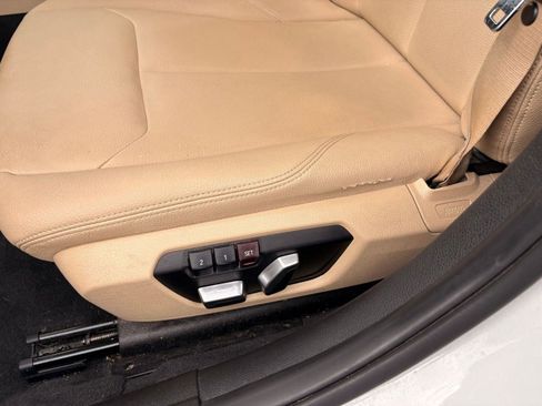 Used 2017 BMW 320i Sedan image 14