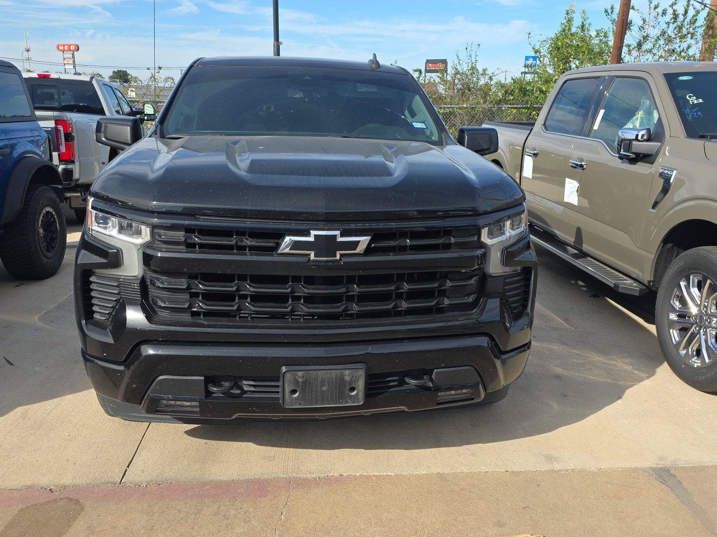 Used 2023 Chevrolet Silverado 1500 RST w/ Z71 Off-Road Package AWD/4WD image 24