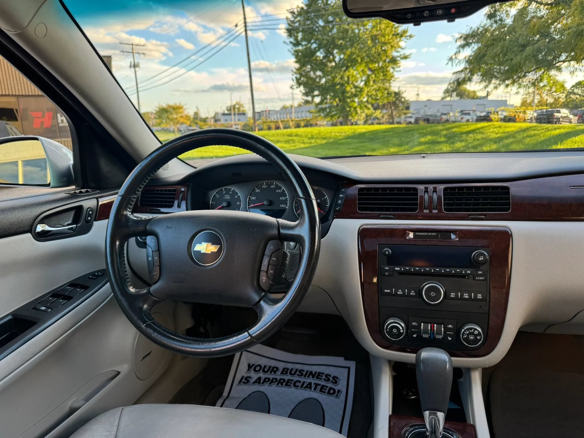 Used 2011 Chevrolet Impala LT w/ Luxury Edition Package FWD image 14