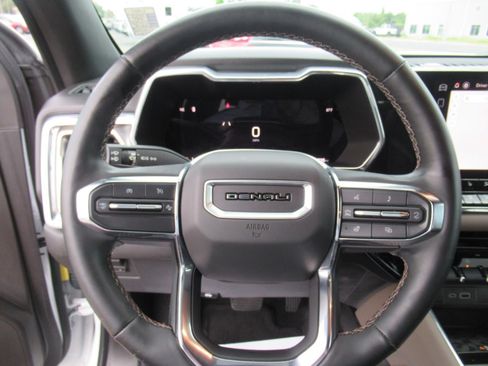 Used 2023 GMC Canyon Denali AWD/4WD image 21