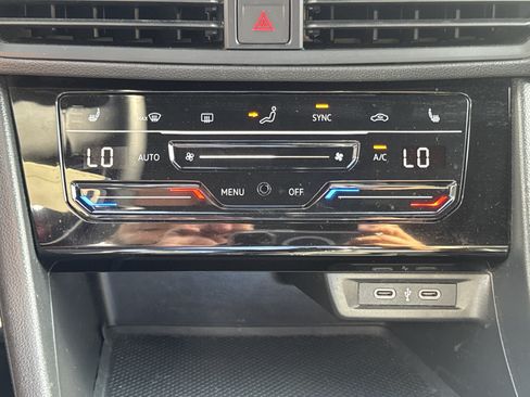 Used 2025 Volkswagen Jetta Sport FWD image 20