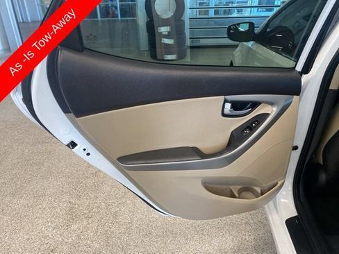 Used 2015 Hyundai Elantra Limited w/ Option Group 05 FWD image 26