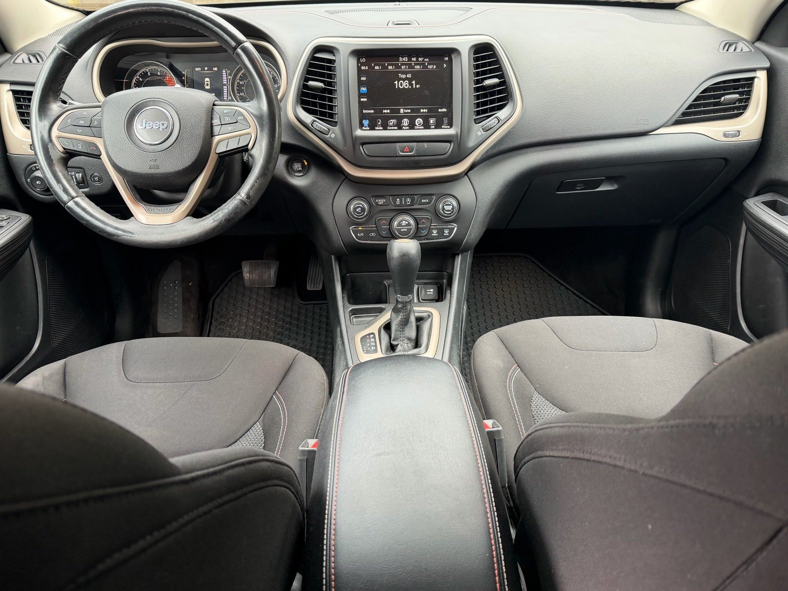 Used 2016 Jeep Cherokee 75th Anniversary FWD image 18