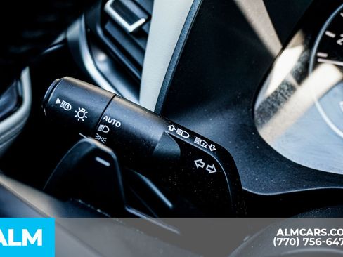 Used 2025 Nissan Rogue SV image 36