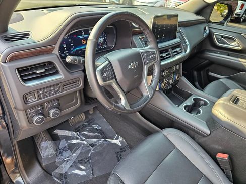 Used 2022 Chevrolet Suburban Z71 w/ Luxury Package AWD/4WD image 22