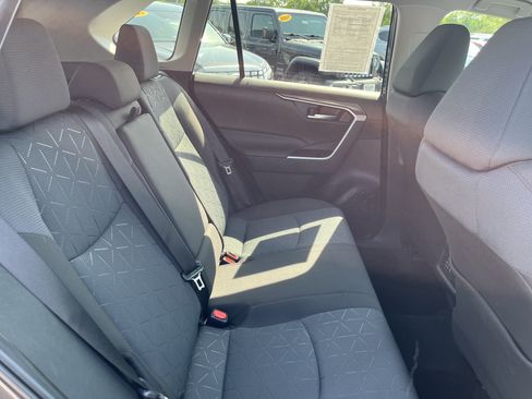 Used 2025 Toyota RAV4 XLE AWD/4WD image 15