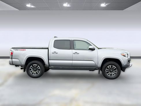 Used 2020 Toyota Tacoma TRD Sport AWD/4WD image 6