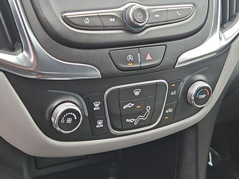 Used 2024 Chevrolet Equinox LS w/ LS Convenience Package FWD image 17