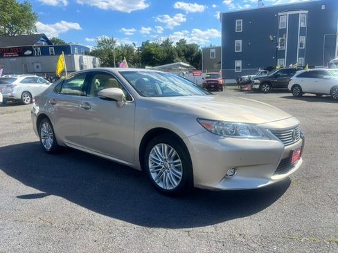 Used 2015 Lexus ES 350 F Sport w/ Luxury Package FWD image 6