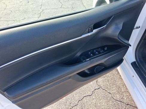 Used 2020 Toyota Camry LE FWD image 13