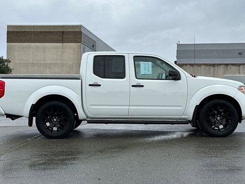 Used 2019 Nissan Frontier SV w/ Value Truck Package image 6