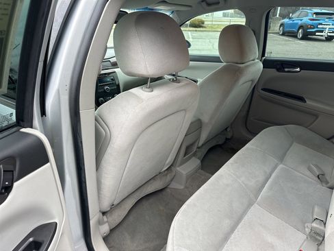 Used 2016 Chevrolet Impala LT image 41