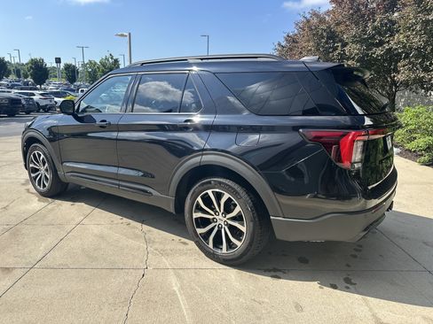 Used 2025 Ford Explorer ST-Line AWD/4WD image 7