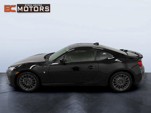 Used 2019 Toyota 86 image 3