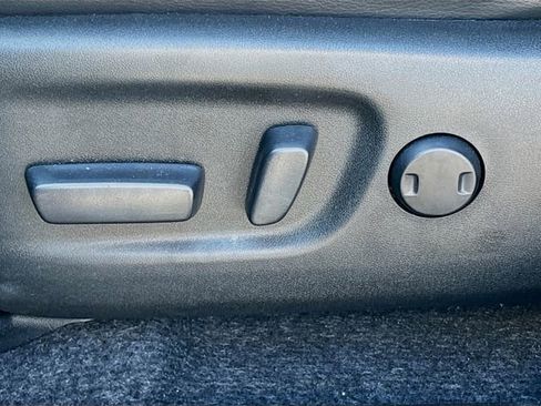 Used 2017 Toyota RAV4 Limited image 22