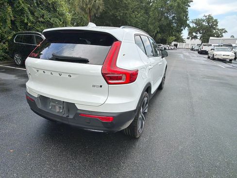 Certified 2025 Volvo XC40 B5 Ultra AWD/4WD image 13