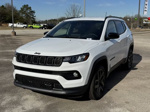 New 2026 Jeep Compass Latitude image 30
