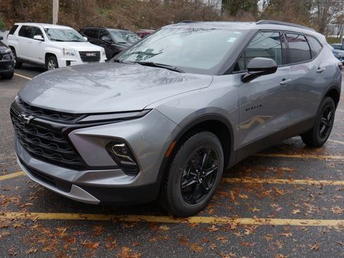 New 2025 Chevrolet Blazer LT w/ Midnight/Sport Edition image 4