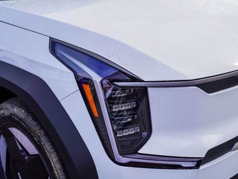 New 2026 Kia EV9 Wind image 11