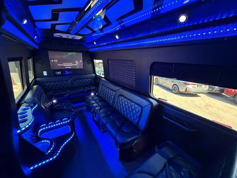 Used 2022 Mercedes-Benz Sprinter 3500 image 16